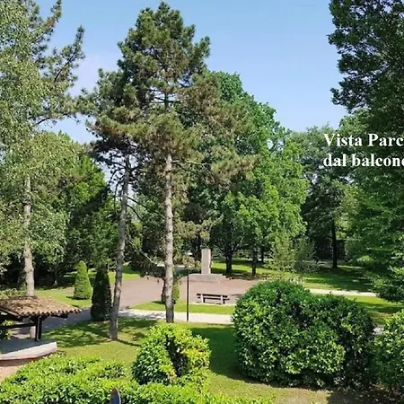 Trilo Fronte Parco Con Parking E Uso Bici Gratis Check Out H18 アパート *