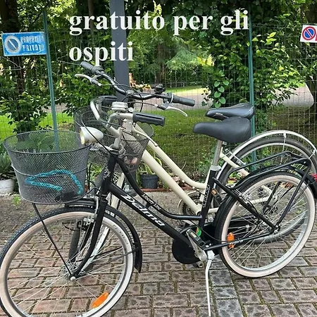 Trilo Fronte Parco Con Parking E Uso Bici Gratis Check Out H18 מאנטובה